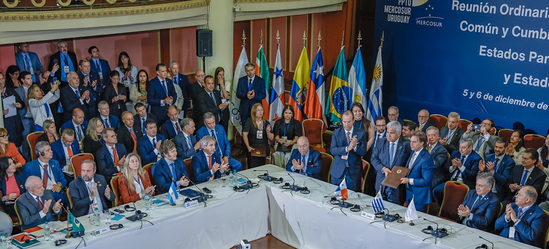 06.12.2024 - Presidente da República, Luiz Inácio Lula da Silva, durante Cúpula de Presidentes dos Estados Partes do MERCOSUL e dos Estados Associados Edifício MERCOSUL – Montevidéu, Uruguai Foto: Ricardo Stuckert / PR